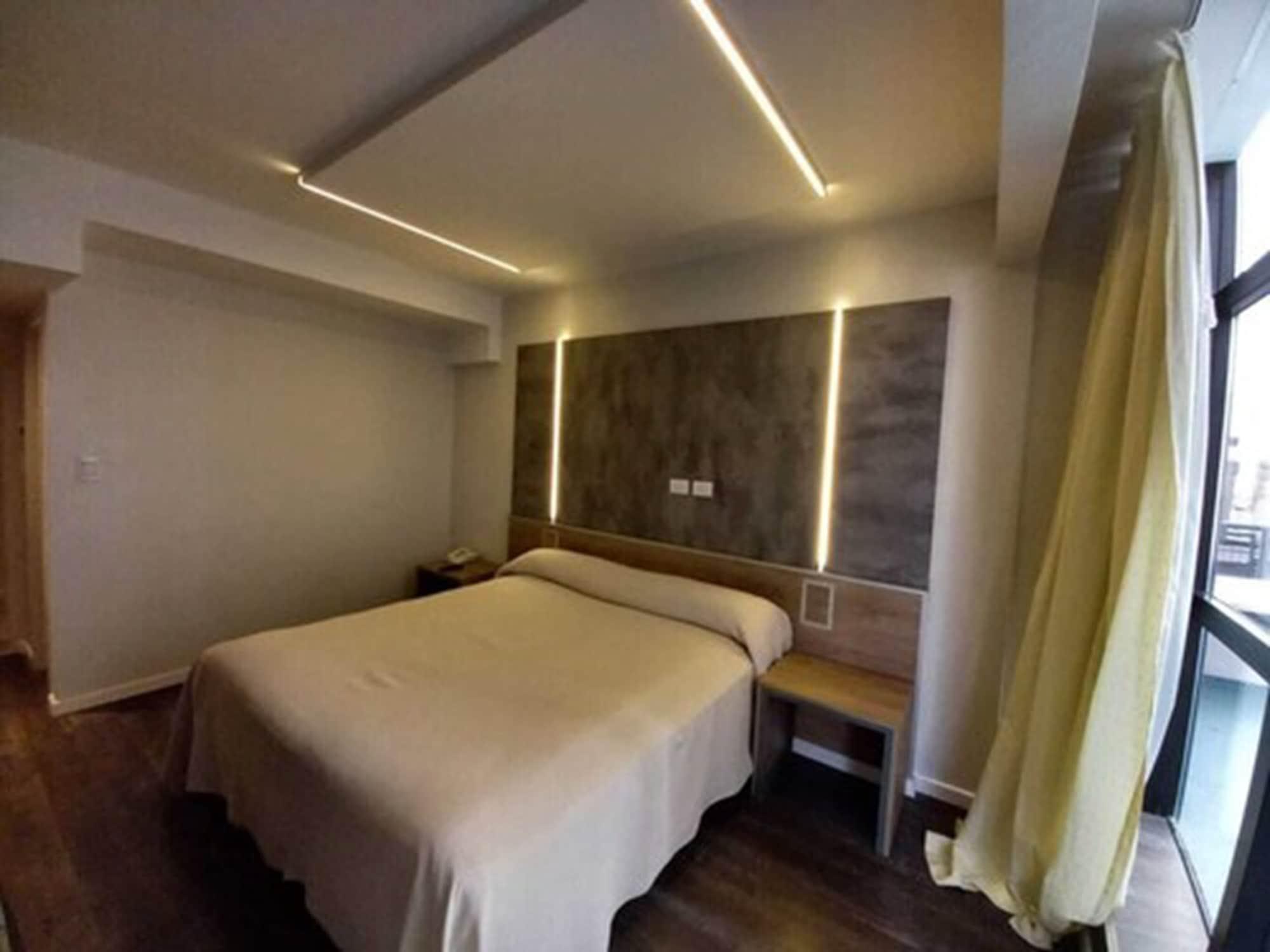 Hotel Versailles Μαρ ντελ Πλάτα Εξωτερικό φωτογραφία